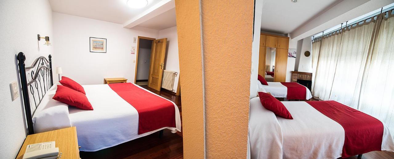 Hotel La Rambla Бьескас Экстерьер фото