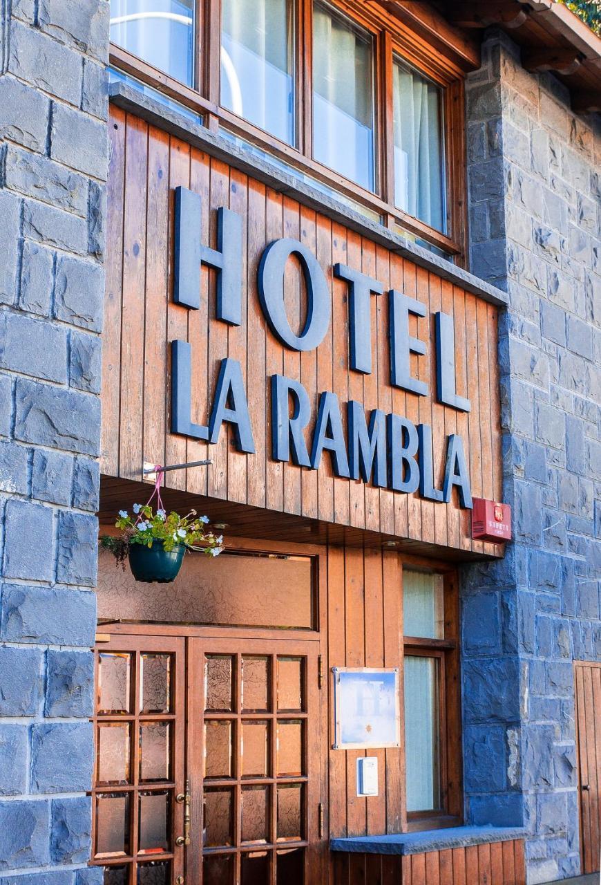 Hotel La Rambla Бьескас Экстерьер фото