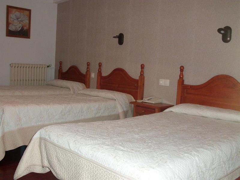 Hotel La Rambla Бьескас Экстерьер фото